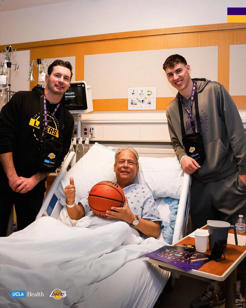 世界杯比赛数据统计-社区关怀！东詹率全队到医院看望病患，湖人官方分享现场照