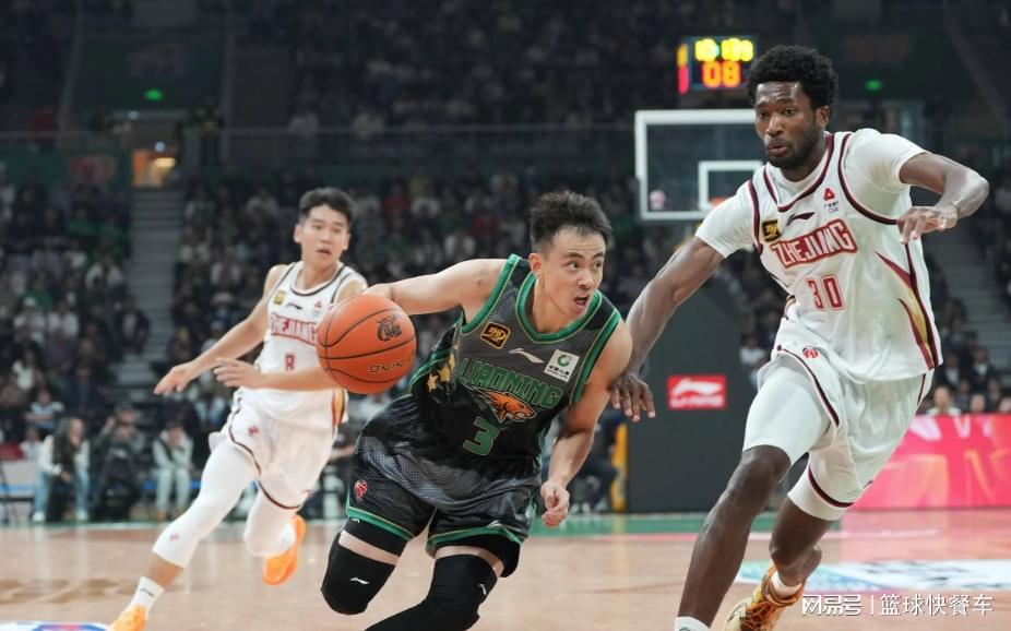 世界杯积分榜-全联盟倒数第一？辽篮一数据垫底被碾压：韩德君在他们都没这么惨