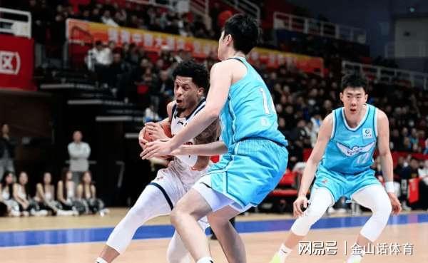 世界杯球队排名-掀翻联盟第4！2名辽粤弃将成功臣，一个6中5砍2双，一个末节12分