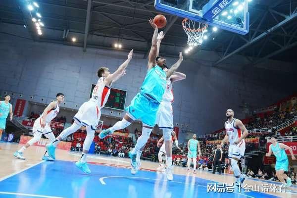 世界杯球队排名-掀翻联盟第4！2名辽粤弃将成功臣，一个6中5砍2双，一个末节12分